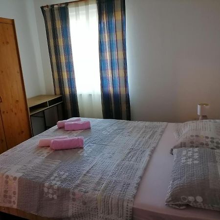 Sem Apartment Tar-Vabriga ภายนอก รูปภาพ